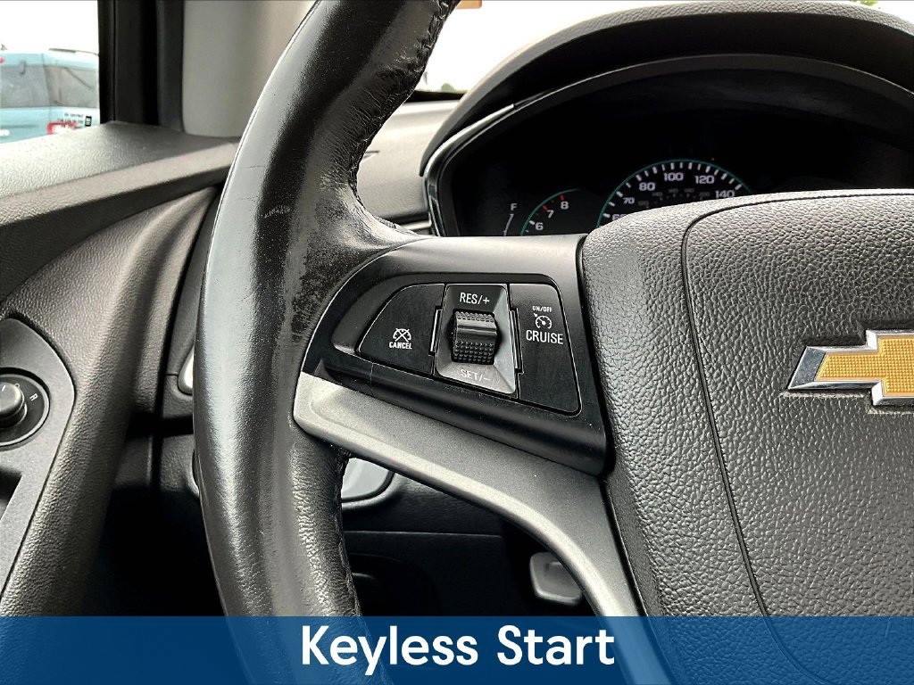 Used 2019 Chevrolet Trax LT w/ Sun & Sound Package AWD/4WD image 13
