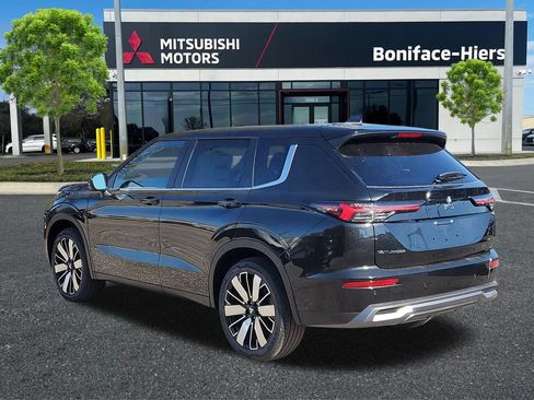 New 2026 Mitsubishi Outlander SE FWD image 3