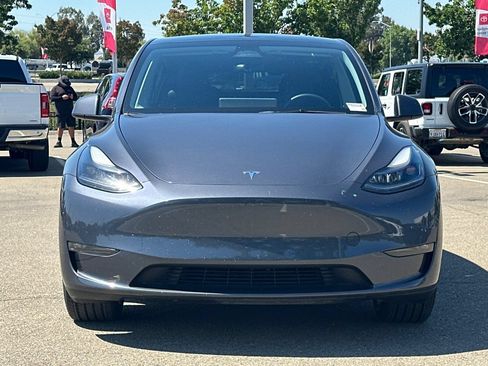 Used 2023 Tesla Model Y Long Range AWD/4WD image 9