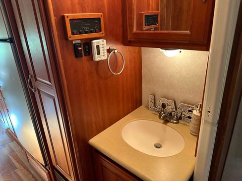 Used 2006 Ford E-450 and Econoline 450 280 Ford E450 image 22