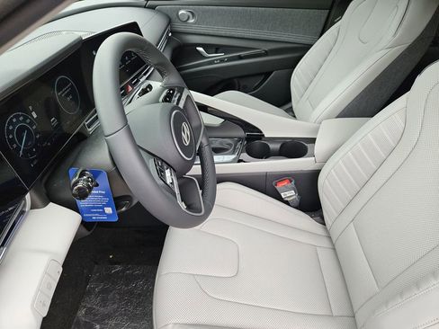 New 2026 Hyundai Elantra Limited FWD image 14