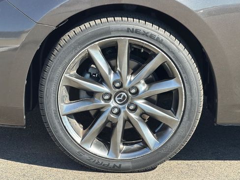Used 2018 MAZDA MAZDA3 Touring FWD image 29