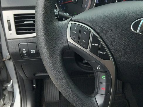 Used 2015 Hyundai Elantra GT FWD image 25