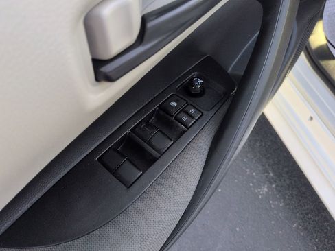 Used 2022 Toyota Corolla LE FWD image 11