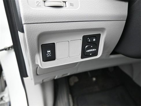 Used 2011 Toyota Corolla LE image 13