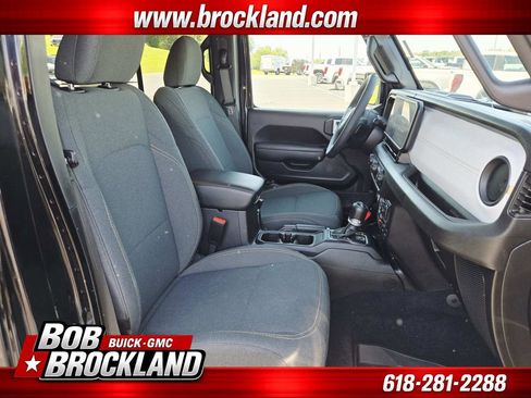 Used 2024 Jeep Wrangler Unlimited AWD/4WD image 16