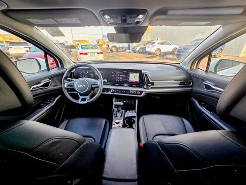 Used 2024 Kia Sportage SX image 2