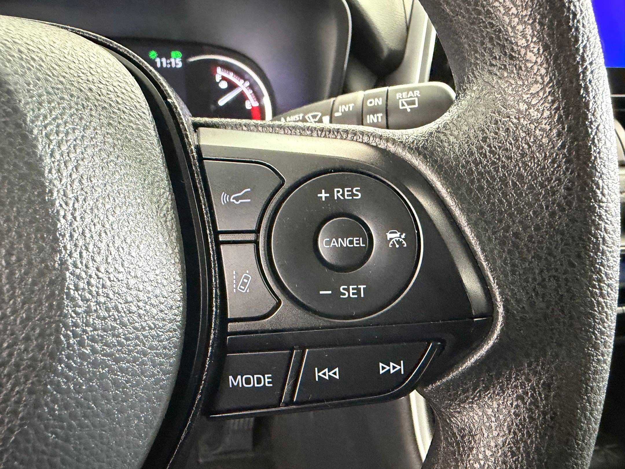 Used 2025 Toyota RAV4 XLE AWD/4WD image 16