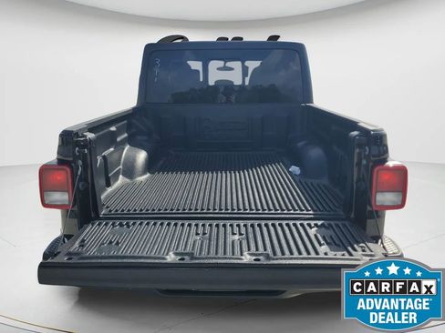 Used 2023 Jeep Gladiator Sport image 13