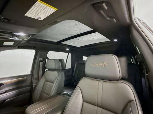 Used 2025 Chevrolet Tahoe High Country image 27