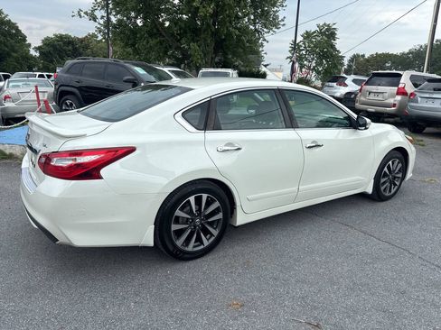 Used 2016 Nissan Altima 2.5 SL w/ 2.5 Technology w/LED Package FWD image 7