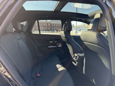 Used 2025 Mercedes-Benz GLC 300 4MATIC image 25