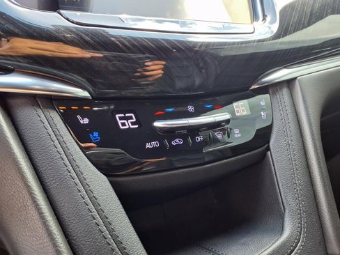 Used 2020 Cadillac XT6 Premium Luxury image 20