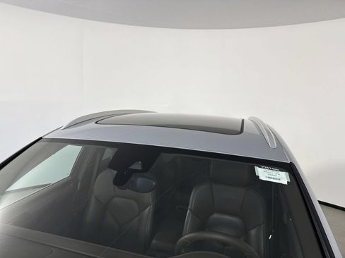 Certified 2018 Porsche Macan S AWD/4WD image 17