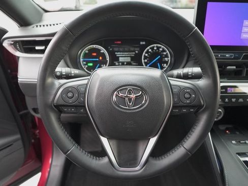 Certified 2023 Toyota Venza XLE image 27