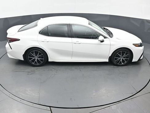 Used 2024 Toyota Camry SE image 44