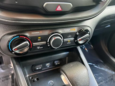 Used 2024 Kia Soul LX w/ Option Group 015 FWD image 45