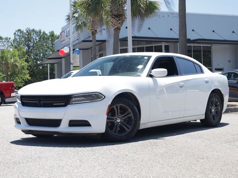Used 2020 Dodge Charger SXT RWD image 1