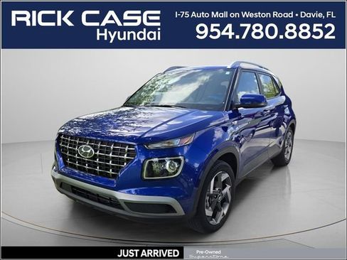 Used 2023 Hyundai Venue Limited FWD image 1
