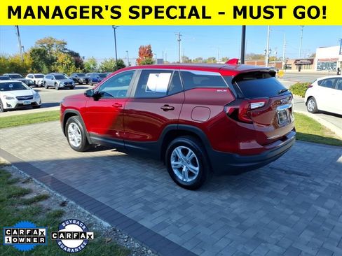 Used 2024 GMC Terrain SLE image 5