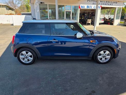 Used 2016 MINI Cooper 2-Door Hardtop image 8