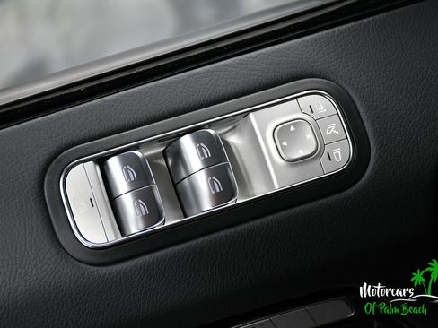 Used 2025 Mercedes-Benz G 63 AMG 4MATIC image 33