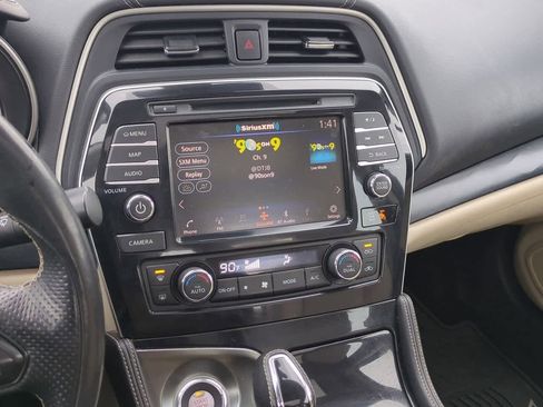 Used 2019 Nissan Maxima Platinum image 28