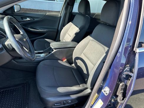 Used 2016 Chevrolet Malibu LT FWD image 16