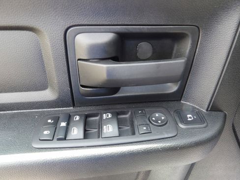 Used 2024 RAM 5500 Tradesman w/ Chrome Appearance Group AWD/4WD image 15