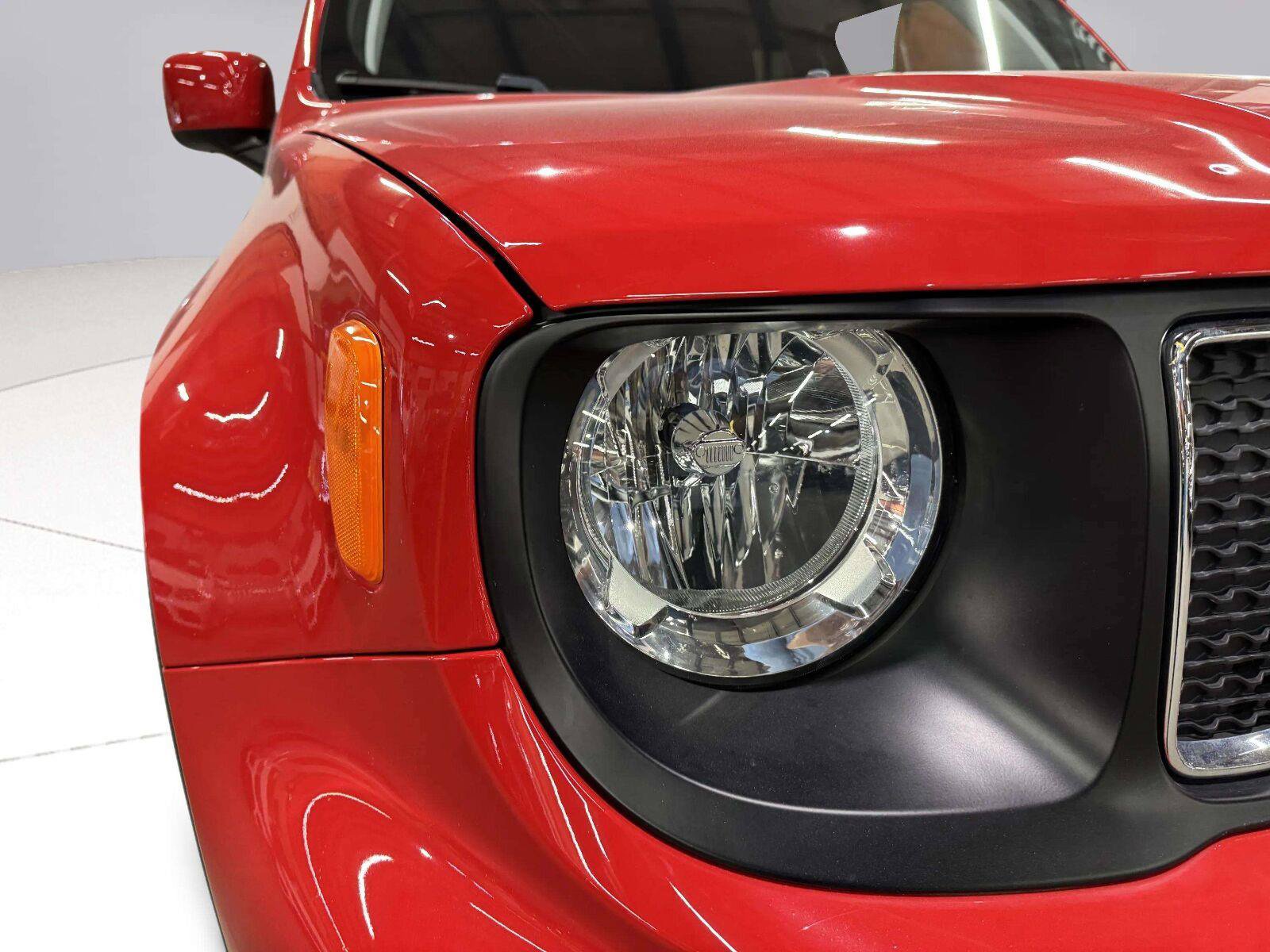 Used 2020 Jeep Renegade Latitude AWD/4WD image 15