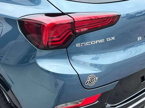 Used 2024 Buick Encore GX Sport Touring w/ Comfort Package FWD image 10