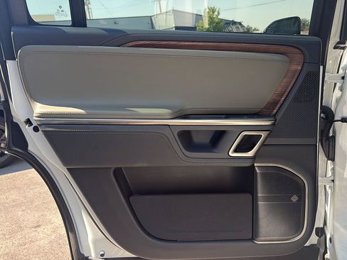Used 2024 Rivian R1S Adventure AWD/4WD image 17