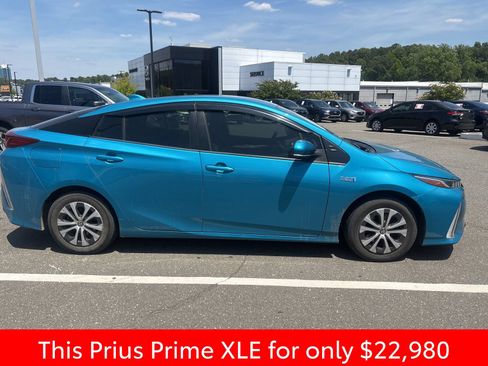Used 2021 Toyota Prius Prime XLE FWD image 7