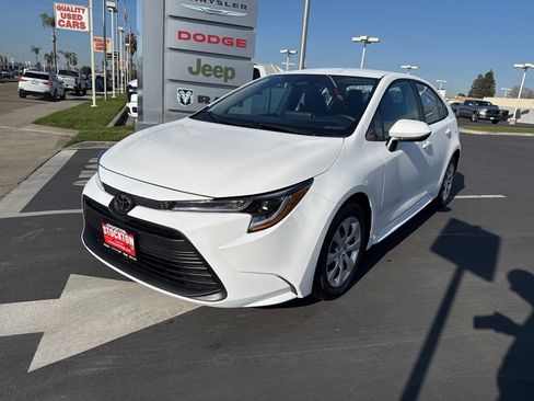 Used 2025 Toyota Corolla LE image 9