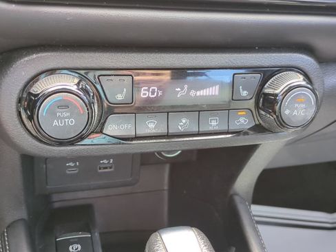 Used 2021 Nissan Kicks SR w/ SR Premium Package FWD image 18