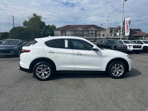 Used 2019 Alfa Romeo Stelvio AWD image 8