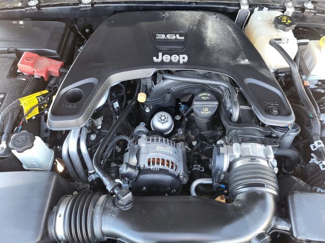 Used 2021 Jeep Gladiator Rubicon AWD/4WD image 11