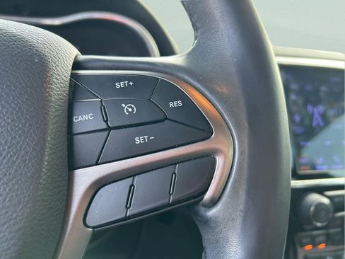 Certified 2020 Jeep Grand Cherokee Altitude image 17