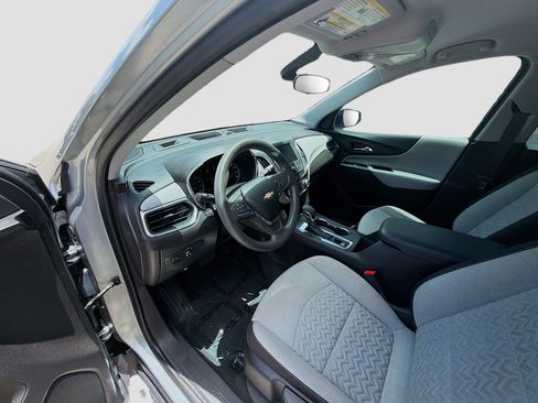 Used 2023 Chevrolet Equinox LS FWD image 9