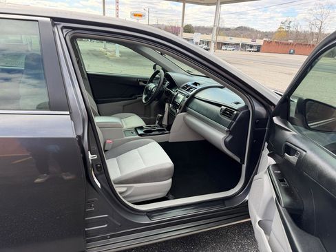 Used 2012 Toyota Camry LE image 15