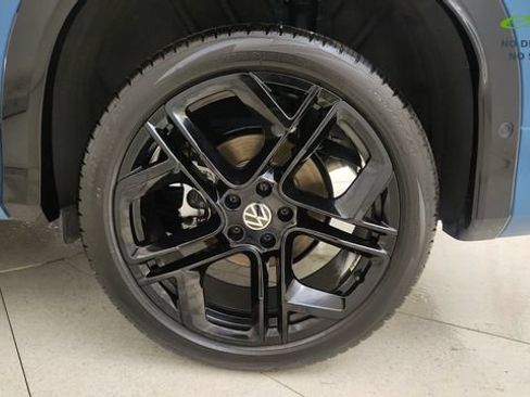 Used 2025 Volkswagen Tiguan SE R-Line AWD/4WD image 60