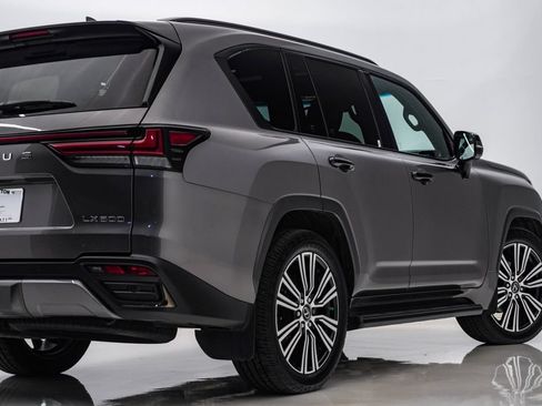 Used 2023 Lexus LX 600 4WD w/ Appearance Package image 10