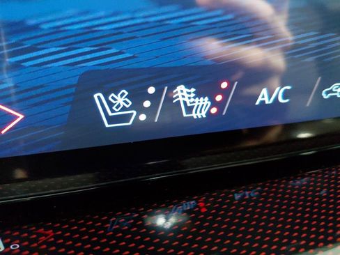 New 2026 Chevrolet Traverse RS w/ LPO, Floor Liner Package image 28