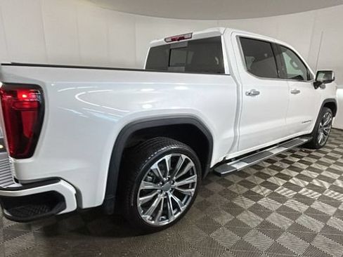 Used 2022 GMC Sierra 1500 Denali AWD/4WD image 2