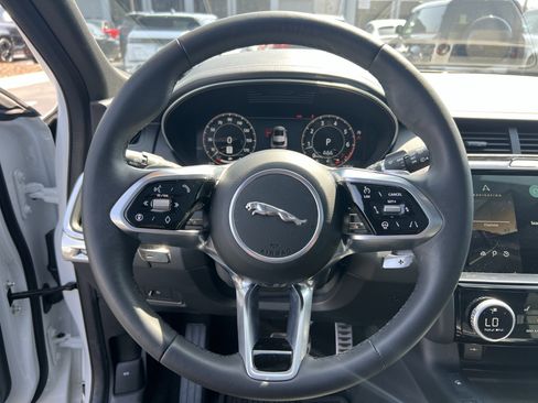 Used 2024 Jaguar E-PACE R-Dynamic SE image 20