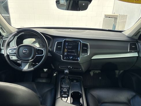 Used 2021 Volvo XC90 T5 Momentum w/ Climate Package image 14