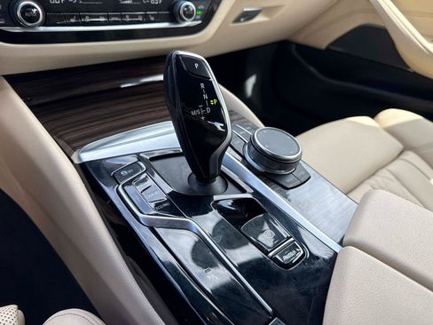 Used 2023 BMW 540i w/ Premium Package RWD image 27