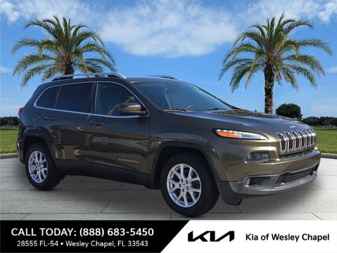 Used 2016 Jeep Cherokee Latitude w/ Cold Weather Group image 1