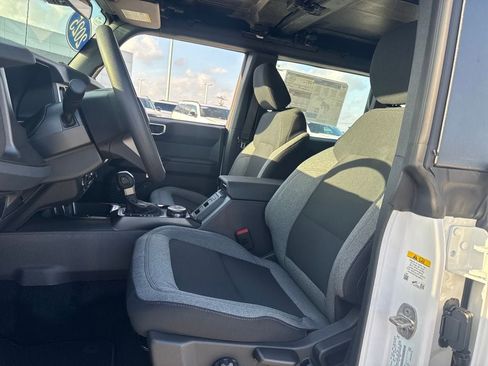 New 2025 Ford Bronco 4-Door image 14