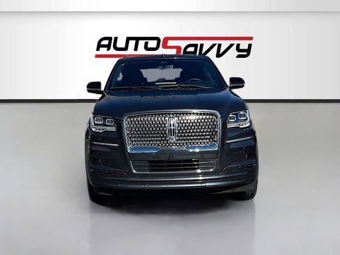 Used 2024 Lincoln Navigator Reserve AWD/4WD image 2